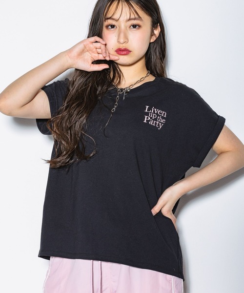 repipi armario(レピピ アルマリオ)の「BACKフラワーTシャツ(Tシャツ/カットソー・キッズ・ブラック/ホワイト/レッド・LARGE/MEDIUM/SMALL)」の11枚目の写真