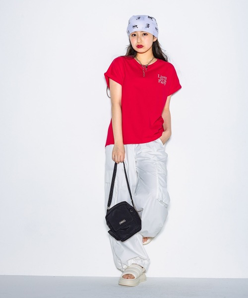 repipi armario(レピピ アルマリオ)の「BACKフラワーTシャツ(Tシャツ/カットソー・キッズ・ブラック/ホワイト/レッド・LARGE/MEDIUM/SMALL)」の12枚目の写真