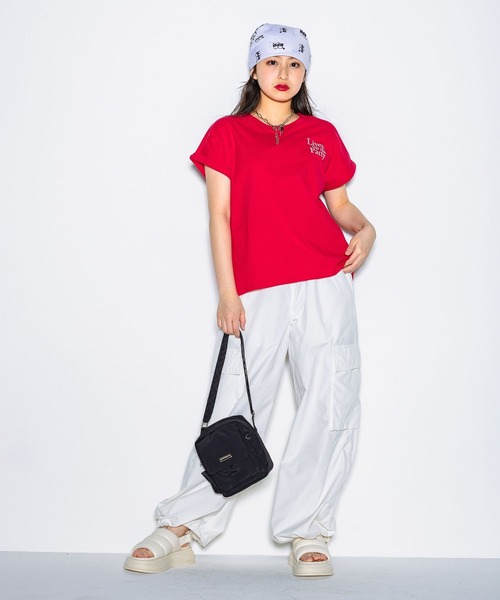 repipi armario(レピピ アルマリオ)の「BACKフラワーTシャツ(Tシャツ/カットソー・キッズ・ブラック/ホワイト/レッド・LARGE/MEDIUM/SMALL)」の13枚目の写真