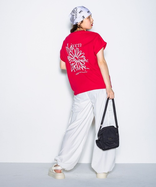 repipi armario(レピピ アルマリオ)の「BACKフラワーTシャツ(Tシャツ/カットソー・キッズ・ブラック/ホワイト/レッド・LARGE/MEDIUM/SMALL)」の15枚目の写真