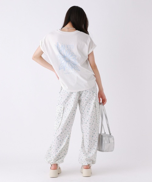 repipi armario(レピピ アルマリオ)の「BACKフラワーTシャツ(Tシャツ/カットソー・キッズ・ブラック/ホワイト/レッド・LARGE/MEDIUM/SMALL)」の21枚目の写真