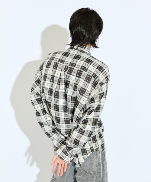 Lui's(ルイス)の「【Neucon/ニューコン】アイレットポケットオーバーサイズチェックシャツ(シャツ/ブラウス・メンズ・サックスブルー/ブラック・2/1)」の4枚目の写真