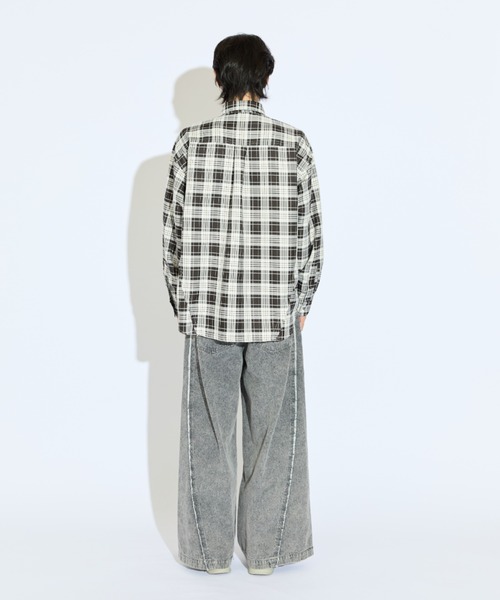 Lui's(ルイス)の「【Neucon/ニューコン】アイレットポケットオーバーサイズチェックシャツ(シャツ/ブラウス・メンズ・サックスブルー/ブラック・2/1)」の11枚目の写真