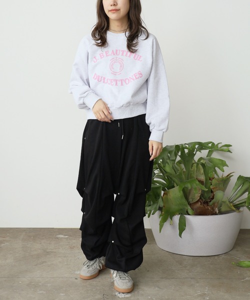 ROOPTOKYO（ループトウキョウ）の「College logo style printed short length sweatshirt / カレッジロゴ風プリントショート丈 スウェット（スウェット・レディース・ブルー/アイボリー/グレー・FREE）」の15枚目の写真