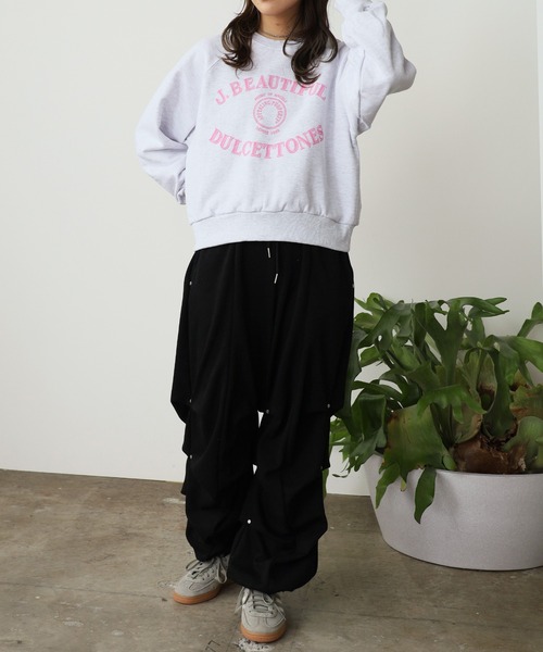 ROOPTOKYO（ループトウキョウ）の「College logo style printed short length sweatshirt / カレッジロゴ風プリントショート丈 スウェット（スウェット・レディース・ブルー/アイボリー/グレー・FREE）」の16枚目の写真