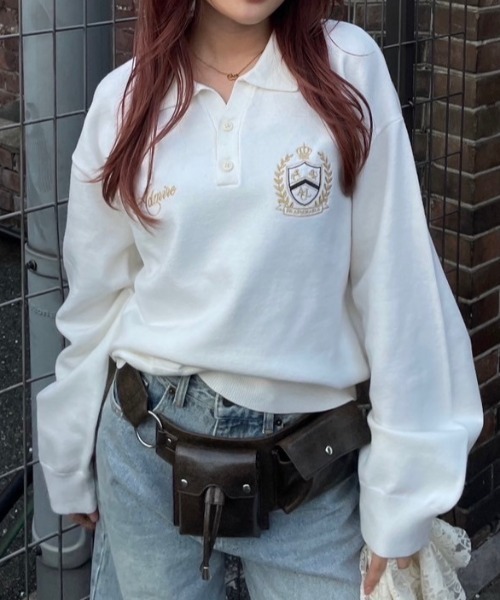 ACLENT(アクレント)の「エンブレムロゴステッチニット(ニット/セーター・レディース・ブラック/ホワイト/グレー/ネイビー・FREE)」の2枚目の写真