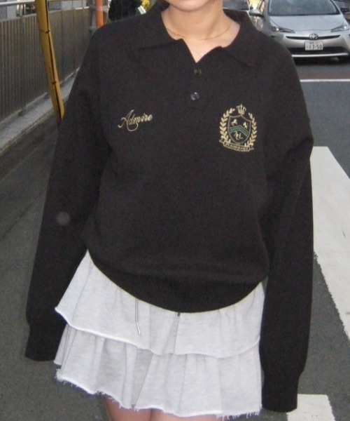 ACLENT(アクレント)の「エンブレムロゴステッチニット(ニット/セーター・レディース・ブラック/ホワイト/グレー/ネイビー・FREE)」の1枚目の写真