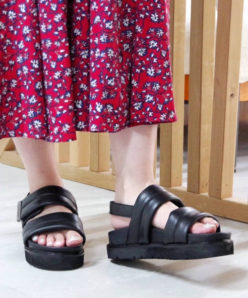 Minnetonka(ミネトンカ)の「MINNETONKA ミネトンカ / プラットフォームパファーストラップサンダル 25M02(サンダル・レディース・ブラック/シルバー/ベージュ/ホワイト・5/9/8/7/6)」の3枚目の写真