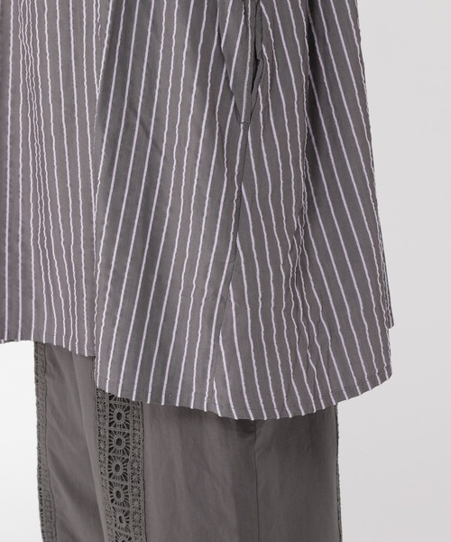 studio CLIP（スタディオクリップ）の「モールストライプチュニック（チュニック・レディース・ベージュ/グレー・FREE）」の6枚目の写真