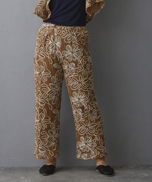 コード刺繍パンツ