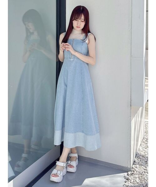 MERCURYDUO（マーキュリーデュオ）の「ヘムデザインデニムキャミワンピース（ワンピース・レディース・インディゴブルー/ブルー・SMALL/MEDIUM）」の13枚目の写真