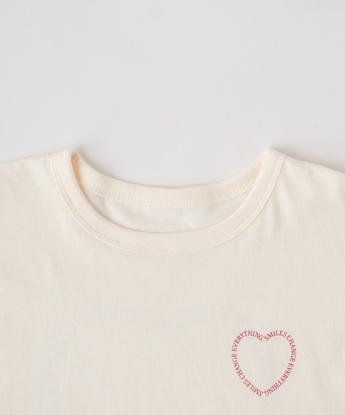 PUPPAPUPO（プッパプーポ）の「オーバーサイズ 半袖 Tシャツ（Tシャツ/カットソー・キッズ・チャコールグレー/ベージュ/アイボリー/グレイッシュベージュ/ホワイト×レッド/ミント/チャコール/モカ/グリーン系その他/グレー×ホワイト・120/80/130/90/100/110）」の17枚目の写真