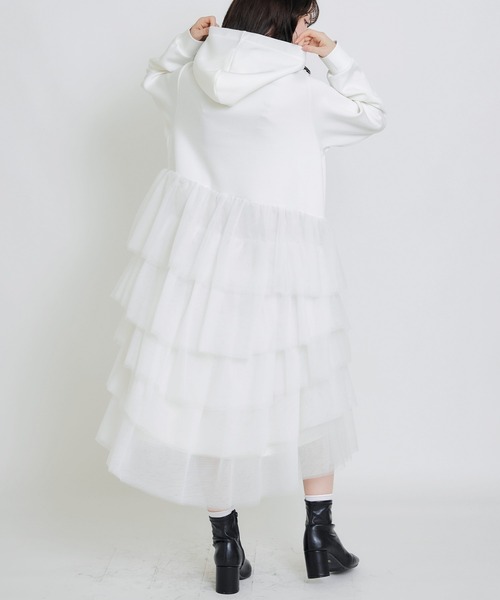 PICCIN PERLA（ピッチンペルラ）の「ティアードチュールダンボールワンピース（ワンピース・レディース・オフホワイト/ブラック・M）」の13枚目の写真