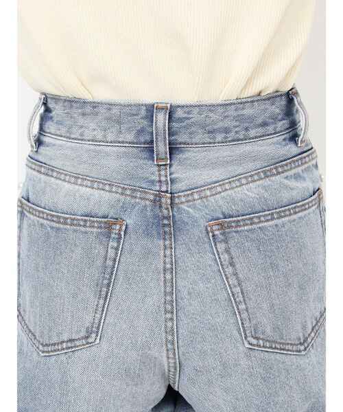 LAGUNAMOON(ラグナムーン)の「パール付きウエストアシメデザインデニム(デニムパンツ・レディース・ライトブルー・SMALL/MEDIUM)」の7枚目の写真
