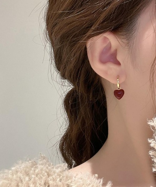 Forcement(フォースメント)の「「気分で大人かわいいを自由に操る“3wayハートピアス”」3wayルージュレッドハートピアス(ピアス(両耳用)・レディース・レッド・ONESIZE)」の4枚目の写真