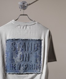 in the attic（インジアティック）の「in the attic エンボス加工デニムパッチ ピグメント 半袖Tシャツ（Tシャツ/カットソー）」