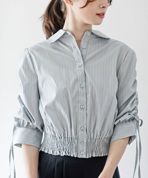 rps（アールピーエス）の「シャーリングドロスト５分袖ブラウス（シャツ/ブラウス・レディース・サックスブルー/ブルー/イエロー・フリー）」の2枚目の写真