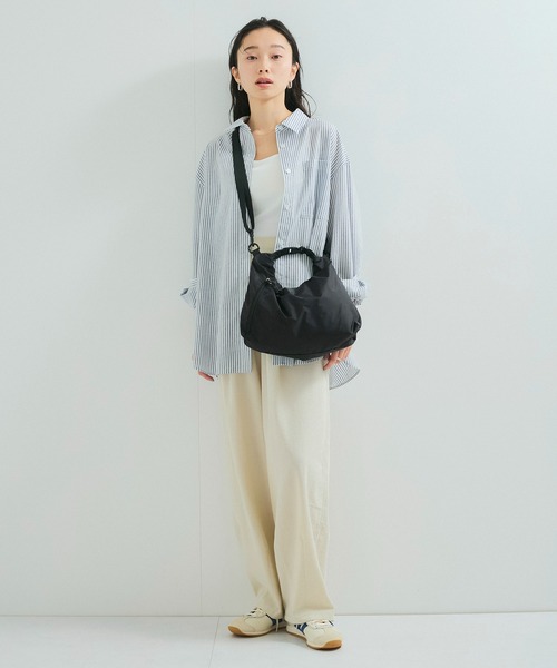 le cercle ADAM ET ROPE'（ルセルクルアダムエロペ）の「【マルチWAY】ロールトップショルダーバッグ［撥水/ユニセックスで使える ］（ショルダーバッグ・レディース・オレンジ系その他2/ライトグレー/ブラック系その他/ホワイト系・FREE）」の5枚目の写真