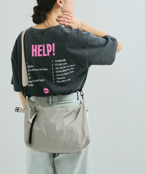 le cercle ADAM ET ROPE'（ルセルクルアダムエロペ）の「【マルチWAY】ロールトップショルダーバッグ［撥水/ユニセックスで使える ］（ショルダーバッグ・レディース・オレンジ系その他2/ライトグレー/ブラック系その他/ホワイト系・FREE）」の13枚目の写真