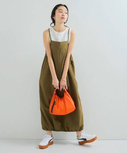le cercle ADAM ET ROPE'（ルセルクルアダムエロペ）の「【マルチWAY】ロールトップショルダーバッグ［撥水/ユニセックスで使える ］（ショルダーバッグ・レディース・オレンジ系その他2/ライトグレー/ブラック系その他/ホワイト系・FREE）」の15枚目の写真
