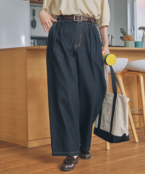 MONO-MART LADY'S(モノマートレディース)の「ハイウエスト タック ワイド ストレート デニムパンツ(デニムパンツ・レディース・ライトブルー/ブラック/ネイビー・S/M)」の7枚目の写真