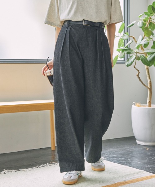 MONO-MART LADY'S(モノマートレディース)の「ハイウエスト タック ワイド ストレート デニムパンツ(デニムパンツ・レディース・ライトブルー/ブラック/ネイビー・S/M)」の17枚目の写真