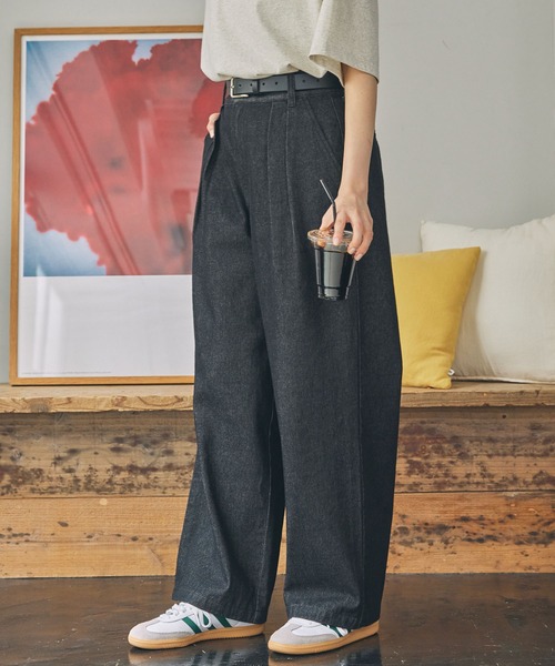 MONO-MART LADY'S(モノマートレディース)の「ハイウエスト タック ワイド ストレート デニムパンツ(デニムパンツ・レディース・ライトブルー/ブラック/ネイビー・S/M)」の20枚目の写真