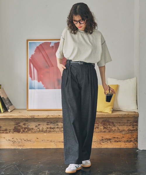 MONO-MART LADY'S(モノマートレディース)の「ハイウエスト タック ワイド ストレート デニムパンツ(デニムパンツ・レディース・ライトブルー/ブラック/ネイビー・S/M)」の22枚目の写真