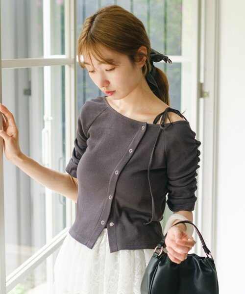 Kastane（カスタネ）の「【新色追加/XS.Fサイズ展開/無地&ボーダー】オフショルテレコ5分袖カットソー（Tシャツ/カットソー・レディース・アイボリー/ブラック系その他/チャコールグレー/ホワイト/ピンク・FREE/X-SMALL）」の2枚目の写真