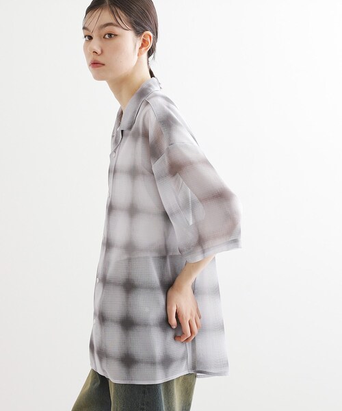 tk.TAKEO KIKUCHI(ティーケータケオキクチ)の「◆メッシュオンブレ―チェックシャツ(シャツ/ブラウス・レディース・オリーブ系1/ブラック系1/ホワイト系2・66)」の5枚目の写真