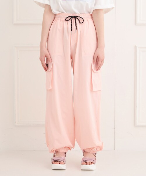 PINK-latte（ピンクラテ）の「シンプルカーゴパンツ（その他パンツ・キッズ・オフホワイト/ブラック/ライトグレー/ピンク系・15 /14/13/16）」の5枚目の写真