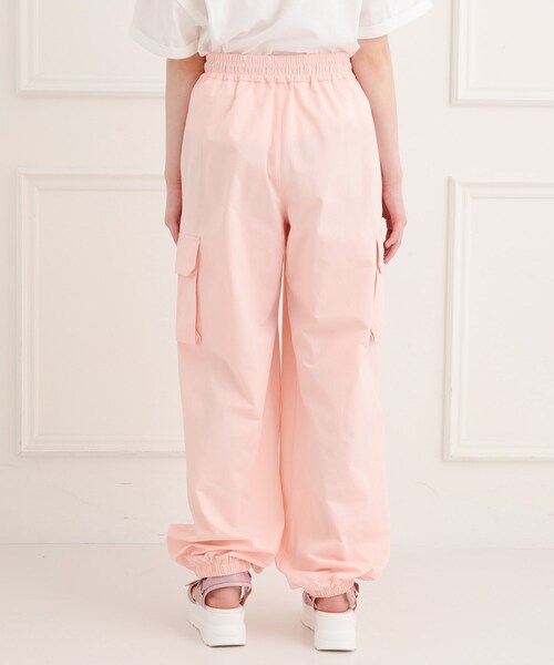 PINK-latte（ピンクラテ）の「シンプルカーゴパンツ（その他パンツ・キッズ・オフホワイト/ブラック/ライトグレー/ピンク系・15 /14/13/16）」の7枚目の写真