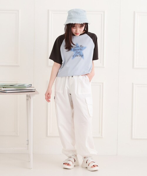 PINK-latte（ピンクラテ）の「シンプルカーゴパンツ（その他パンツ・キッズ・オフホワイト/ブラック/ライトグレー/ピンク系・15 /14/13/16）」の11枚目の写真