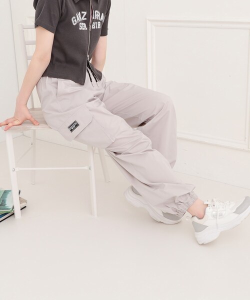 PINK-latte（ピンクラテ）の「シンプルカーゴパンツ（その他パンツ・キッズ・オフホワイト/ブラック/ライトグレー/ピンク系・15 /14/13/16）」の15枚目の写真