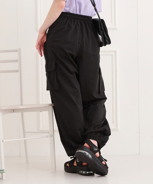 PINK-latte（ピンクラテ）の「シンプルカーゴパンツ（その他パンツ・キッズ・オフホワイト/ブラック/ライトグレー/ピンク系・15 /14/13/16）」の18枚目の写真