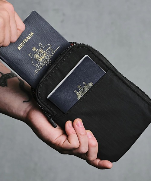 ALPAKA（アルパカ）の「ZIP TRAVEL WALLET パスポートケース ウォレット カード入れ（パスポートケース・メンズ・グリーン/グレー/ブラック/ブルー・ONE SIZE）」の9枚目の写真