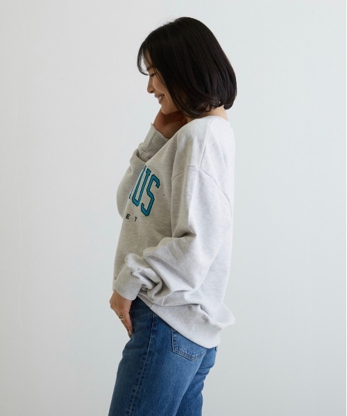 B'day(ビーデイ)の「【CHICHI】PARAMUS MINNESOTA LOGO / パラマス ミネソタ アーチロゴ 配色刺繍 クルーネック スウェット(Tシャツ/カットソー・メンズ・グリーン・FREE)」の8枚目の写真