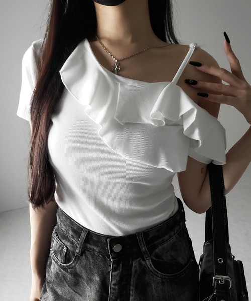 me+em select(ミームセレクト)の「【 3color 】ワンショルストラップフリルリブTシャツ / one shoulder strap frill ribbed T-shirt(Tシャツ/カットソー・レディース・ブラック/グレー/ホワイト・FREE)」の4枚目の写真