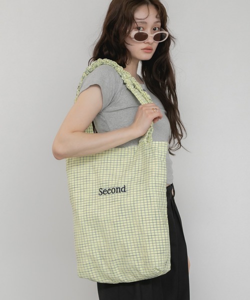 HEILIS(ヘイリス)の「ロゴ刺繍フリルトートバッグ/チェック A4 トート 韓国 フリル ガーリー シティガール 通学 サブバッグ 推し活 カバン バッグ(トートバッグ・レディース・ホワイト/イエロー・FREE)」の18枚目の写真