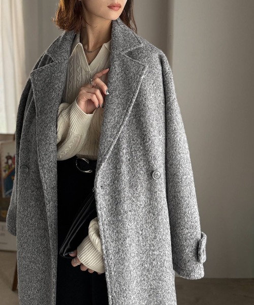 classicalelf(クラシカルエルフ)の「こなれ上品な雰囲気をまとう。フェイクウールロング丈アウター(チェスターコート・レディース・グレー/ブラック・SMALL/MEDIUM/LARGE/X-LARGE)」の2枚目の写真