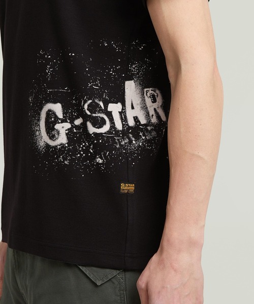 G-STAR(ジースター)の「SPRAYED GRAPHIC T-SHIRT/スプレーグラフィックロゴTシャツ(Tシャツ/カットソー・メンズ・ホワイト系その他/ブルー系その他/ダークブラック・SMALL/MEDIUM/LARGE/X-LARGE/X-SMALL)」の9枚目の写真