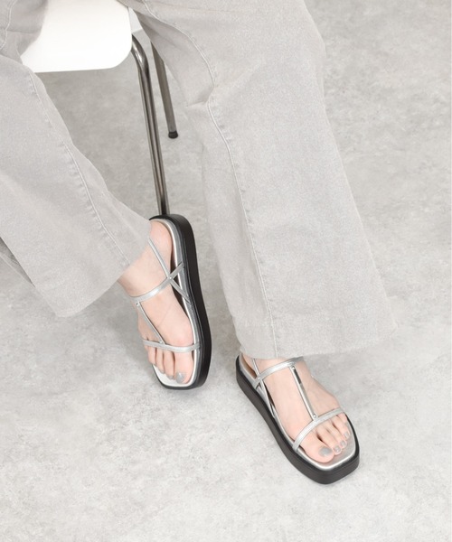 tukn.(トゥクン)の「厚底メタルパーツサンダル 軽量厚底(サンダル・レディース・ブラウン/シルバー/ブラック・M/S/L/LL)」の5枚目の写真