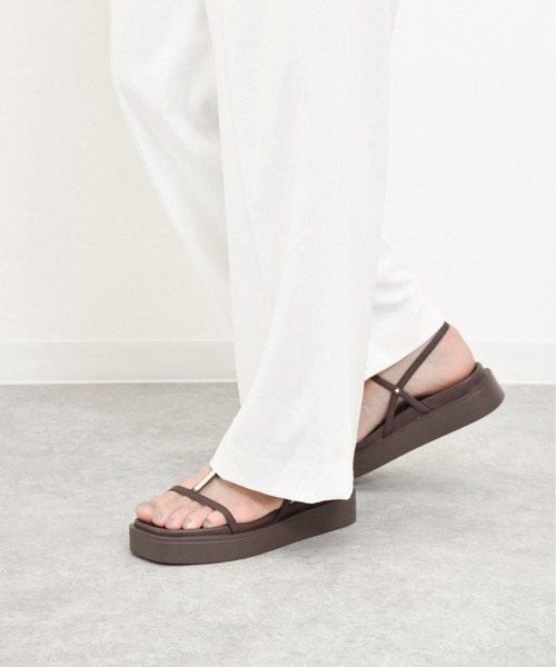 tukn.(トゥクン)の「厚底メタルパーツサンダル 軽量厚底(サンダル・レディース・ブラウン/シルバー/ブラック・M/S/L/LL)」の9枚目の写真