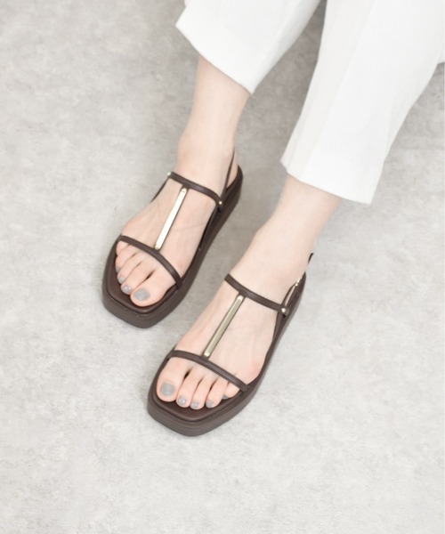 tukn.(トゥクン)の「厚底メタルパーツサンダル 軽量厚底(サンダル・レディース・ブラウン/シルバー/ブラック・M/S/L/LL)」の10枚目の写真