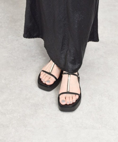 tukn.(トゥクン)の「厚底メタルパーツサンダル 軽量厚底(サンダル・レディース・ブラウン/シルバー/ブラック・M/S/L/LL)」の12枚目の写真