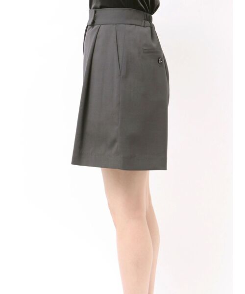 ELENDEEK（エレンディーク）の「タックハーフパンツ【セットアップ対応】（その他パンツ・レディース・ブラウン/アイボリー/チャコールグレー・01/02）」の11枚目の写真