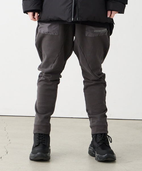 VIRGOwearworks（ヴァルゴウェアワークス）の「BLADELINE SWEAT PANTS（スウェットパンツ・メンズ・グレー/チャコールグレー/ブラック・2/3/4）」の11枚目の写真