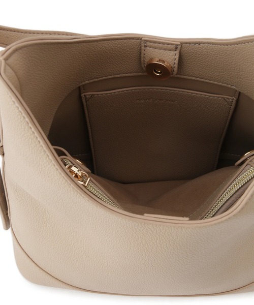 ROPE' PICNIC（ロペピクニック）の「【軽量・自立】【WEB限定カラー】me fit BAG フィットワンショルダーミドルバッグ（ショルダーバッグ・レディース・ボルドー/ベージュ/ブラック/キナリ/ベージュ系その他・FREE）」の16枚目の写真