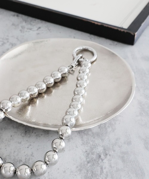 LEPSIM（レプシィム）の「ショートボールネックレス　575296（ネックレス・レディース・レッド/シルバー/ブラック・ONE SIZE）」の3枚目の写真