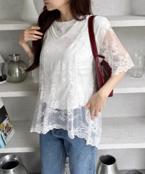 TREOVER(トレオーバー)の「【レイヤードで華やかな印象に♪】Vネックレースオーバーブラウス(Tシャツ/カットソー・レディース・オフホワイト/ブラック・FREE)」の3枚目の写真